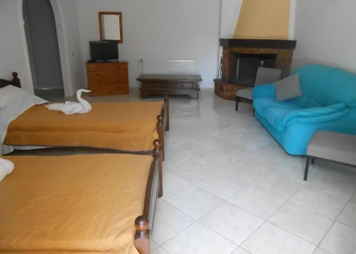 Akropolis Aparthotel 4*