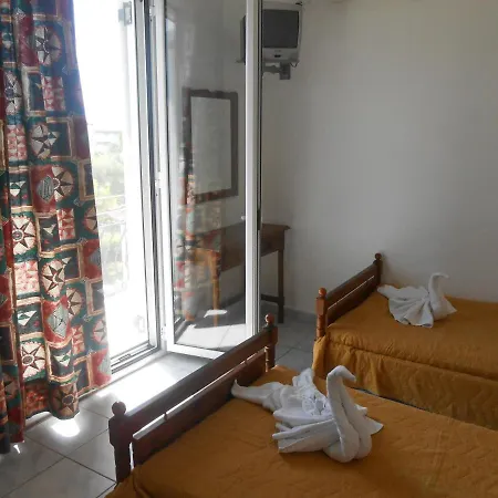 Aparthotel Akropolis 4*