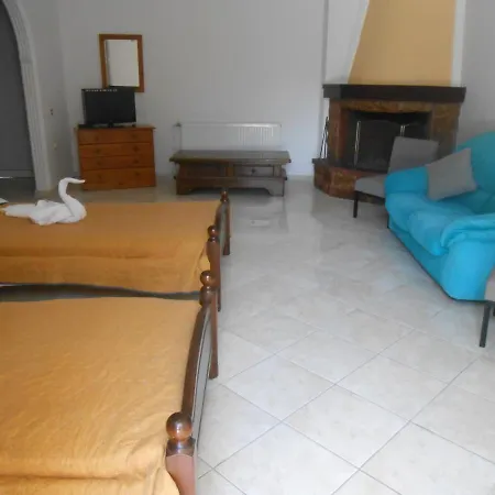 Akropolis Aparthotel 4*